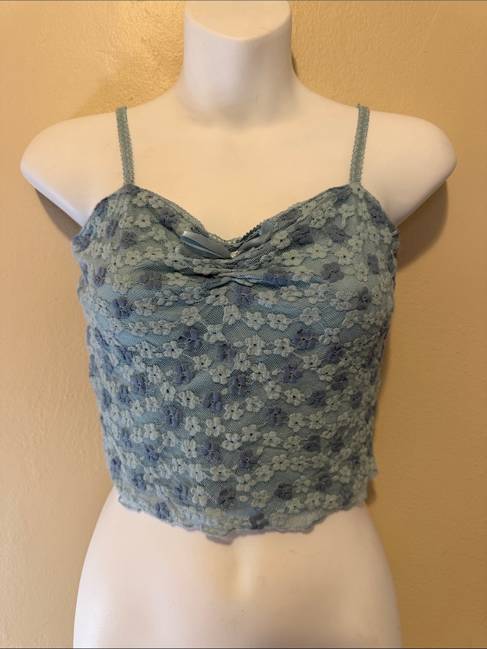 Delicate Lace Floral Spaghetti Strap Crop Top - Dusty Blue